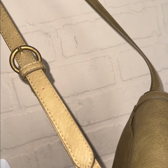 Universal thread purse adjustable strap green faux leather NEW - Picture 2 of 6